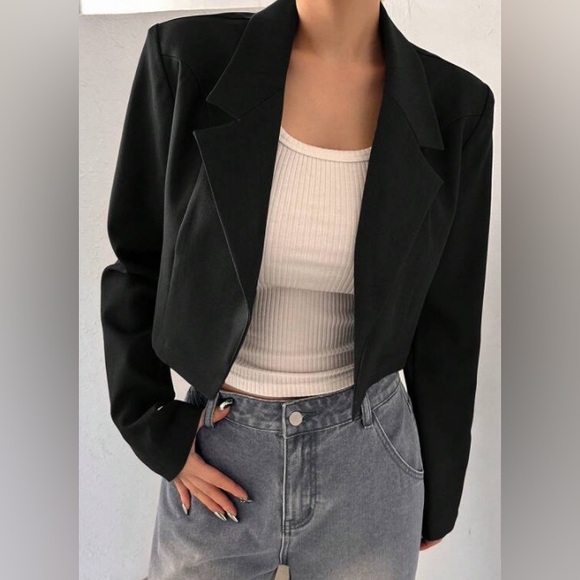 Black SHEIN cropped blazer - Picture 2 of 2